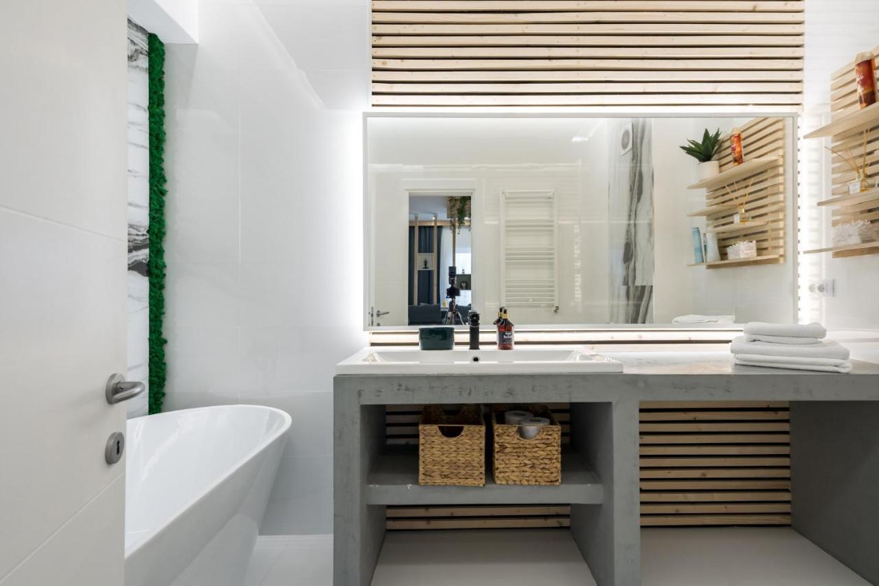 Apartament Jungle Escape - Luxe 1-Br Haven In Bukareszt Zewnętrze zdjęcie
